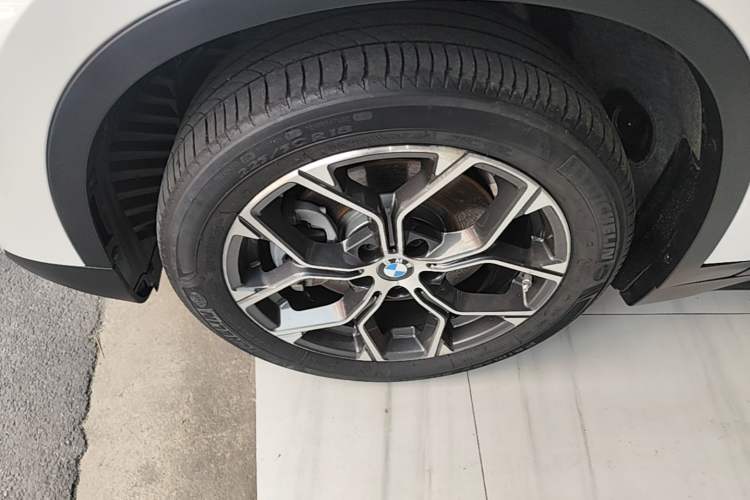 Used BMW X1 2021 Restyled sDrive25Li Leading Edition Left Front Wheel Hub