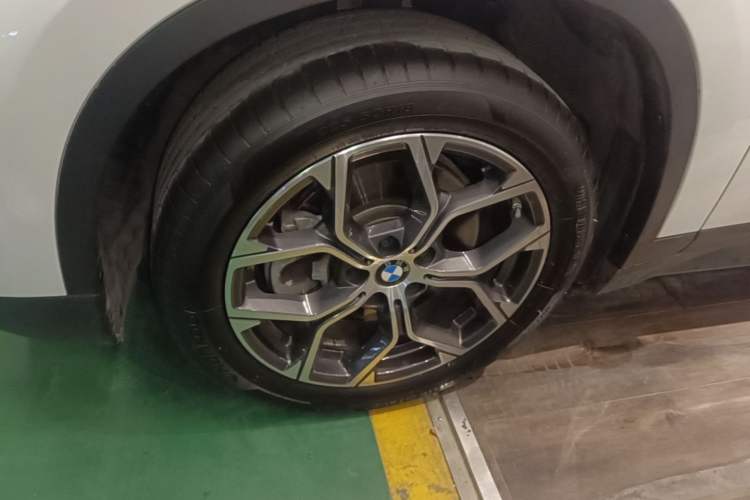 Used BMW X1 2021 Restyled sDrive25Li Leading Edition Left Front Wheel Hub