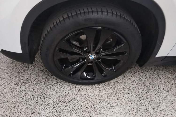 Used BMW X1 2021 Restyled sDrive20Li Fashion Version Left Front Wheel Hub