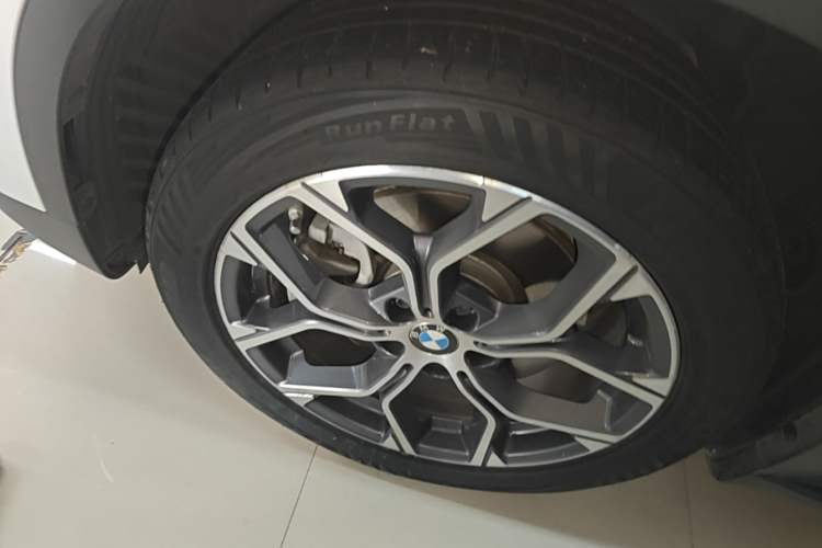 Used BMW X1 2021 Restyled sDrive25Li Leading Edition Left Front Wheel Hub