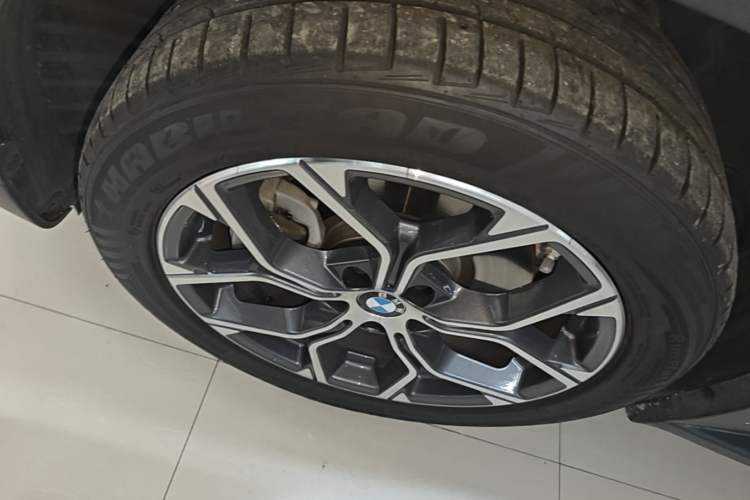 Used BMW X1 2021 Restyled sDrive25Li Leading Edition Left Front Wheel Hub