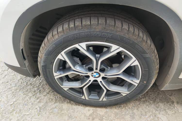Used BMW X1 2021 Restyled sDrive25Li Leading Edition Left Front Wheel Hub