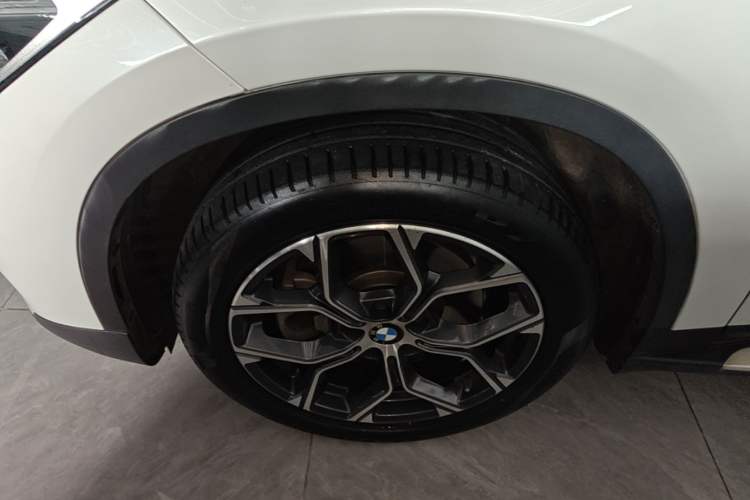 Used BMW X1 2021 Restyled sDrive25Li Leading Edition Left Front Wheel Hub
