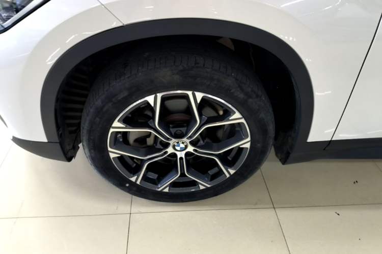 Used BMW X1 2021 Restyled sDrive25Li Leading Edition Left Front Wheel Hub