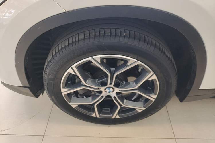 Used BMW X1 2021 Restyled sDrive25Li Leading Edition Left Front Wheel Hub