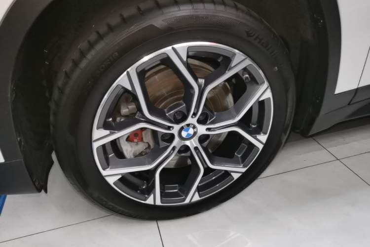 Used BMW X1 2021 Restyled sDrive25Li Leading Edition Left Front Wheel Hub