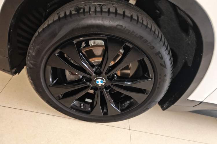 Used BMW X1 2021 Restyled sDrive20Li Fashion Version Left Front Wheel Hub