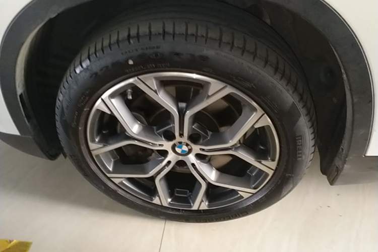 Used BMW X1 2021 Restyled sDrive25Li Leading Edition Left Front Wheel Hub