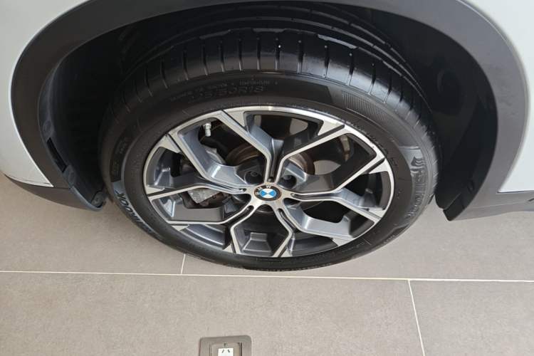 Used BMW X1 2021 Restyled sDrive25Li Leading Edition Left Front Wheel Hub
