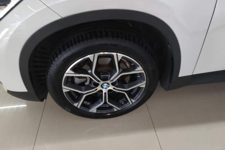 Used BMW X1 2021 Restyled sDrive25Li Leading Edition Left Front Wheel Hub