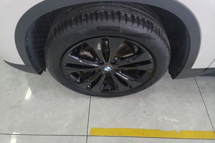 Used BMW X1 2021 Restyled sDrive20Li Fashion Version Left Front Wheel Hub
