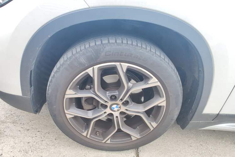 Used BMW X1 2021 Restyled sDrive20Li Premium Edition Left Front Wheel Hub