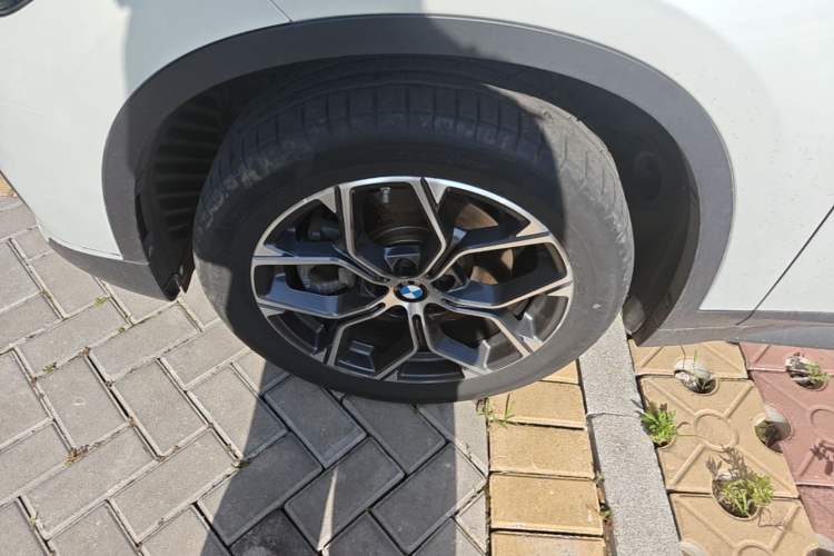 Used BMW X1 2021 Restyled sDrive25Li Leading Edition Left Front Wheel Hub