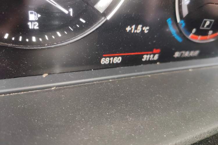Used BMW X1 2021 sDrive25Li Leading Model Odometer Close Up