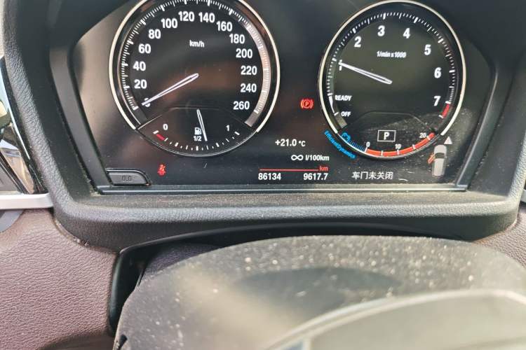 Used BMW X1 2021 sDrive20Li Fashion Model Odometer Close Up