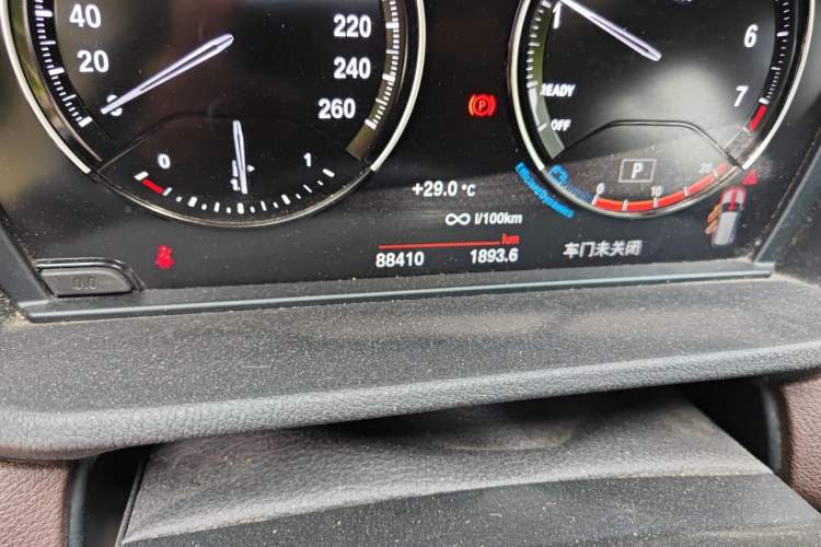 Used BMW X1 2021 sDrive20Li Fashion Model Odometer Close Up