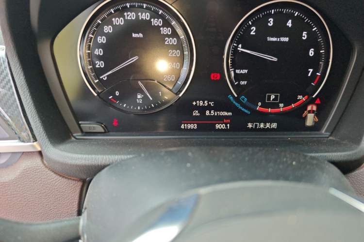 Used BMW X1 2021 sDrive20Li Fashion Model Odometer Close Up