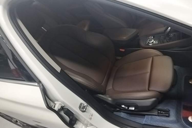 Used BMW X1 2021 Restyled sDrive25Li Leading Edition Right Front Seat