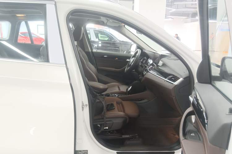 Used BMW X1 2021 Restyled sDrive25Li Leading Edition Right Front Seat