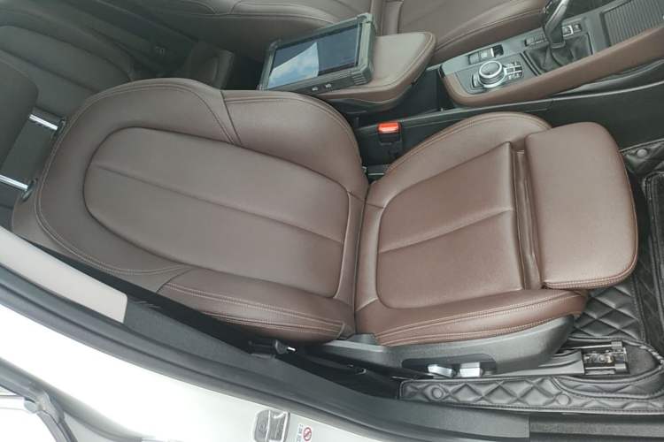Used BMW X1 2021 sDrive25Li Leading Model Right Front Seat