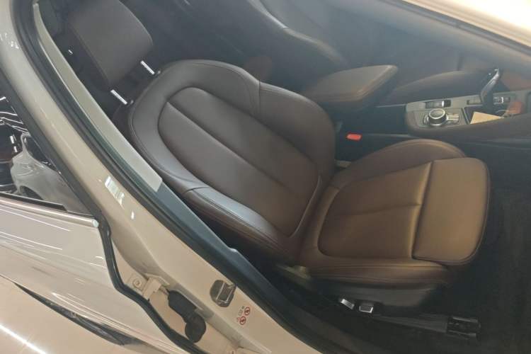 Used BMW X1 2021 Restyled sDrive25Li Leading Edition Right Front Seat