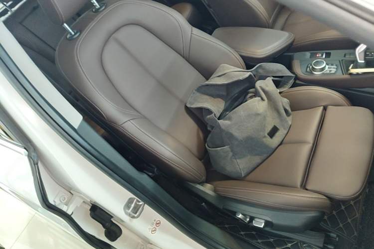 Used BMW X1 2021 Restyled sDrive25Li Leading Edition Right Front Seat