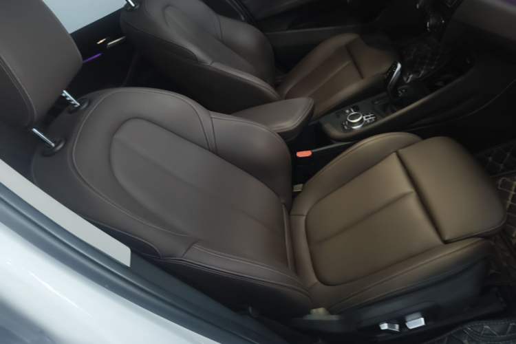 Used BMW X1 2021 sDrive25Li Leading Model Right Front Seat