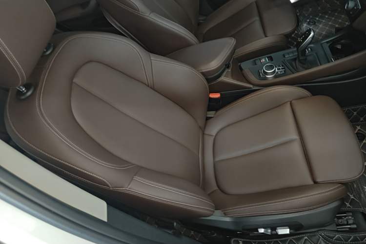 Used BMW X1 2021 Restyled sDrive25Li Leading Edition Right Front Seat