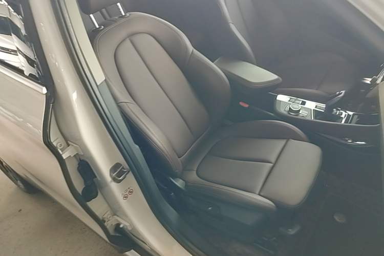 Used BMW X1 2021 Restyled sDrive20Li Premium Edition Right Front Seat