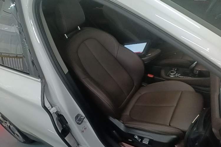 Used BMW X1 2021 sDrive25Li Leading Model Right Front Seat