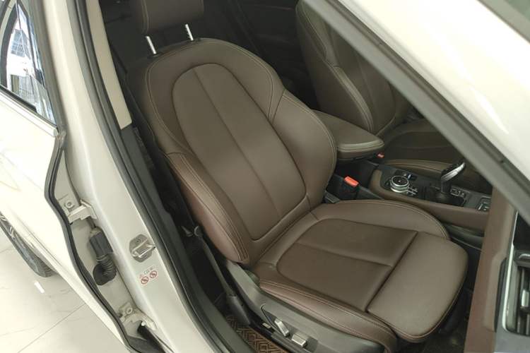 Used BMW X1 2021 sDrive25Li Leading Model Right Front Seat