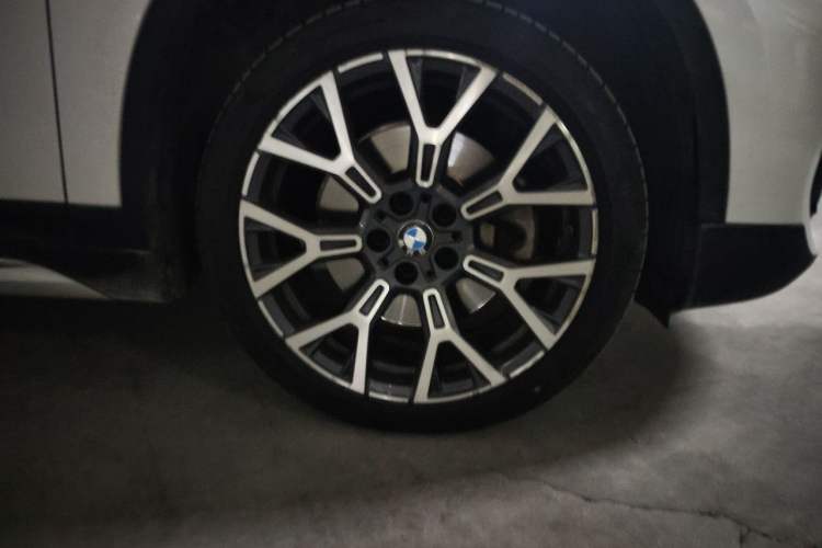 Used BMW X1 2021 xDrive25Li Luxury Model Right Front Wheel Hub