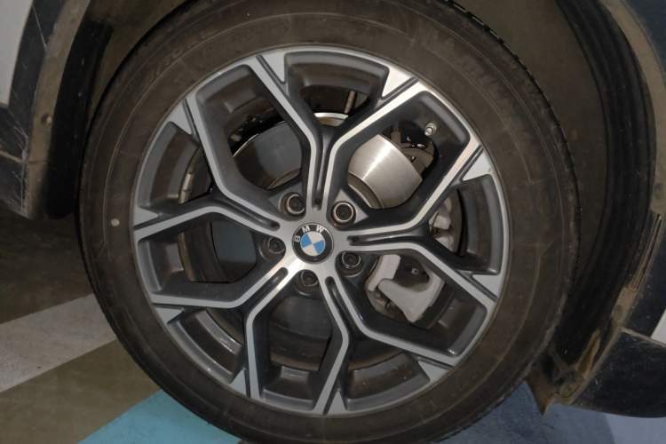 Used BMW X1 2021 Restyled sDrive25Li Leading Edition Right Front Wheel Hub