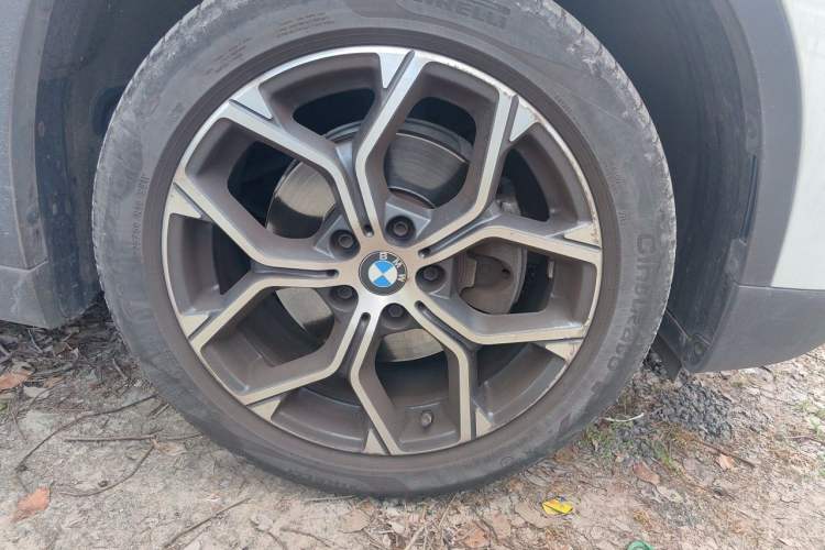 Used BMW X1 2021 Restyled sDrive20Li Premium Edition Right Front Wheel Hub