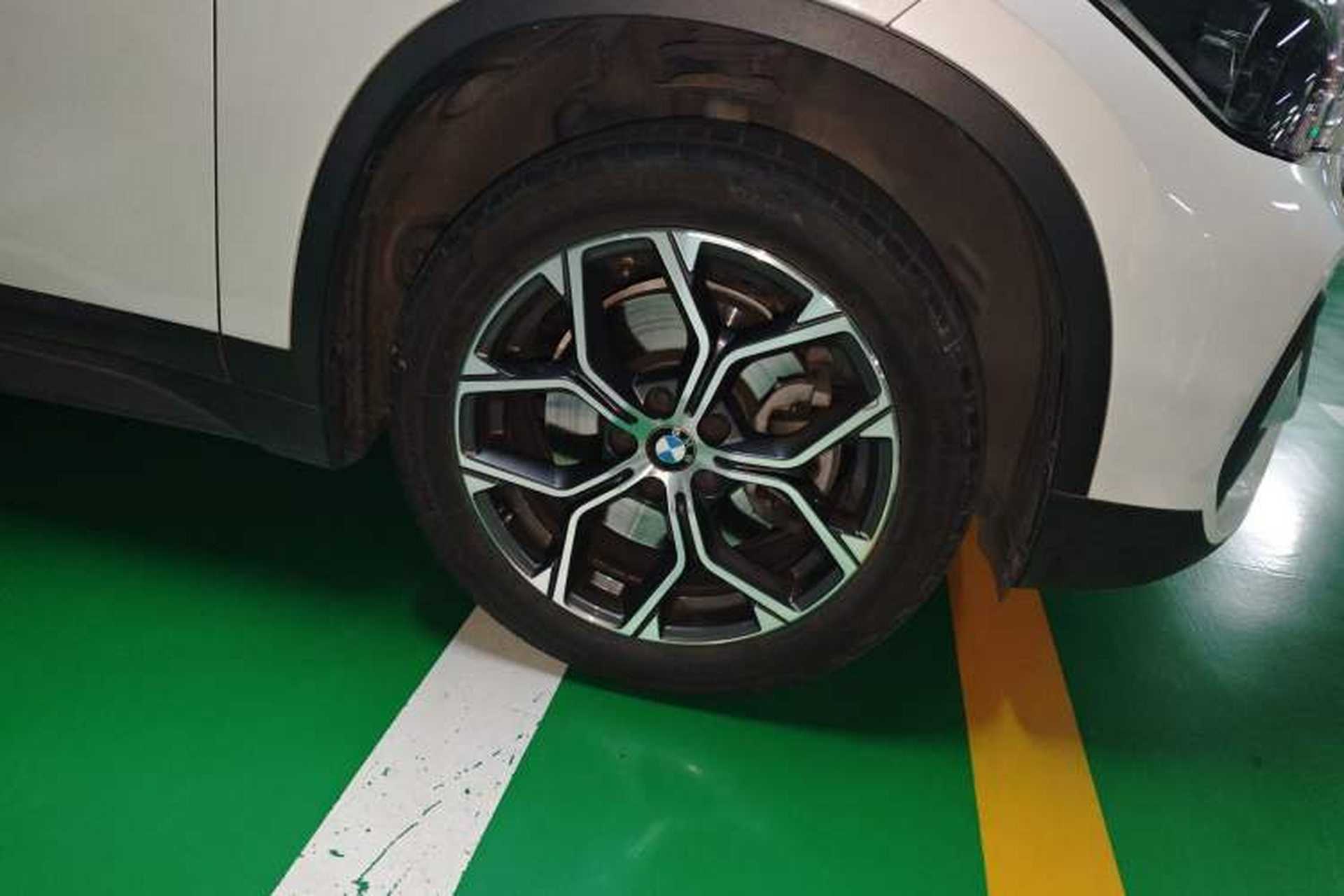 Used BMW X1 2021 sDrive25Li Leading Model Right Front Wheel Hub
