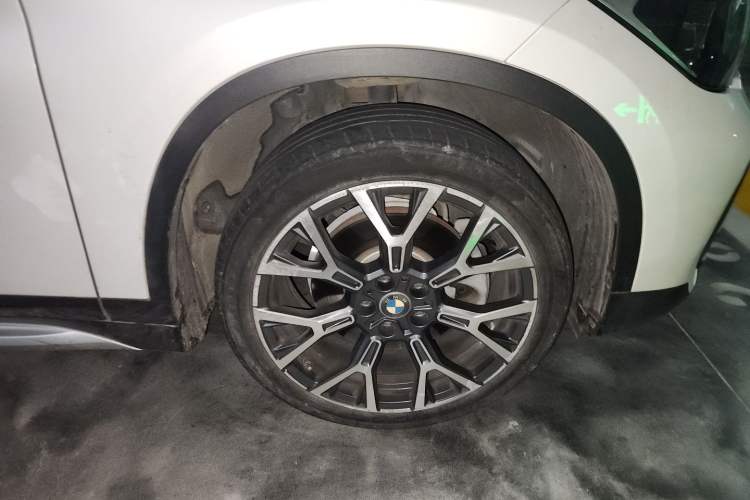 Used BMW X1 2021 xDrive25Li Luxury Model Right Front Wheel Hub