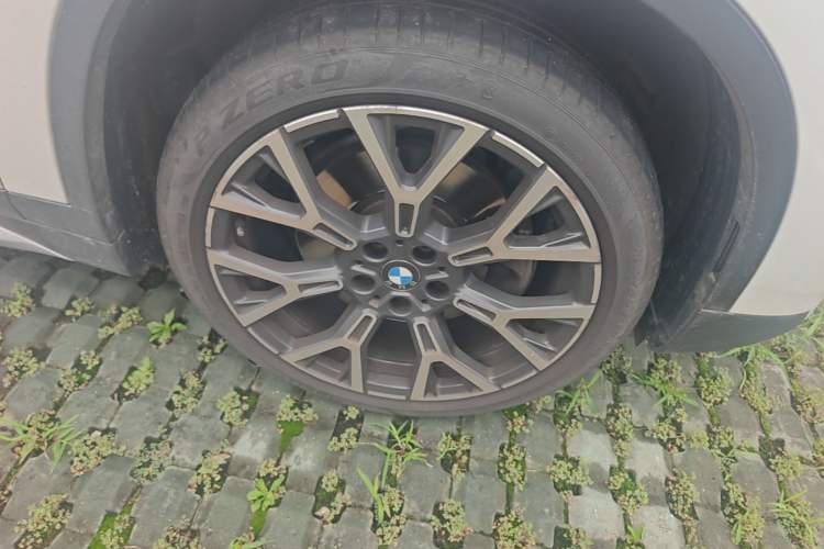 Used BMW X1 2021 xDrive25Li Luxury Model Right Front Wheel Hub