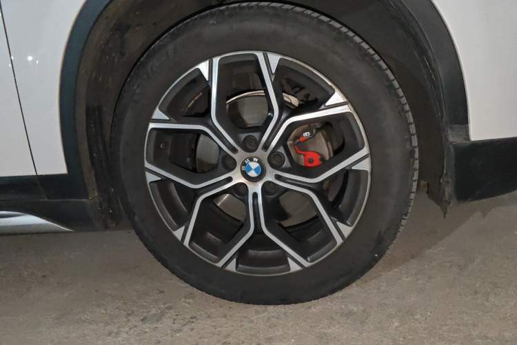 Used BMW X1 2021 Restyled sDrive20Li Premium Edition Right Front Wheel Hub