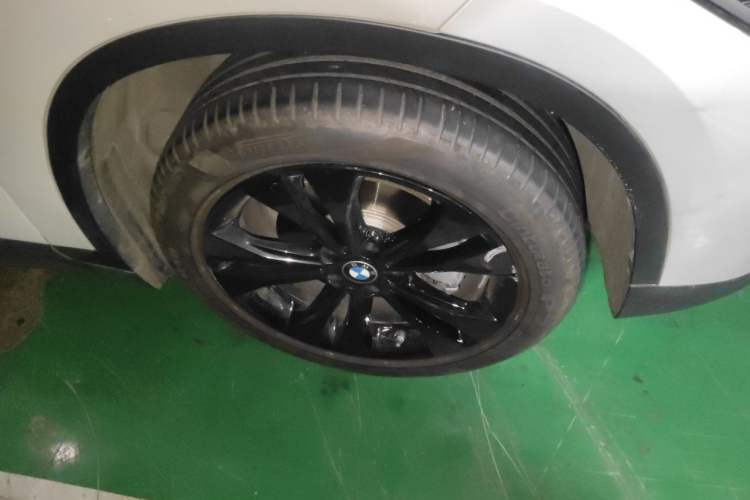 Used BMW X1 2021 Restyled sDrive20Li Fashion Version Right Front Wheel Hub