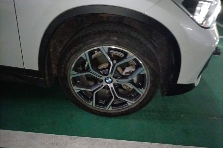Used BMW X1 2021 Restyled sDrive25Li Leading Edition Right Front Wheel Hub