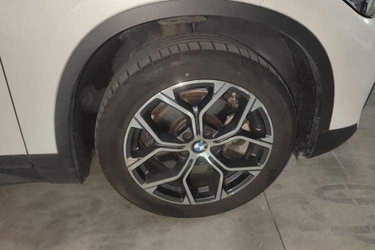 Used BMW X1 2021 Restyled sDrive25Li Leading Edition Right Front Wheel Hub