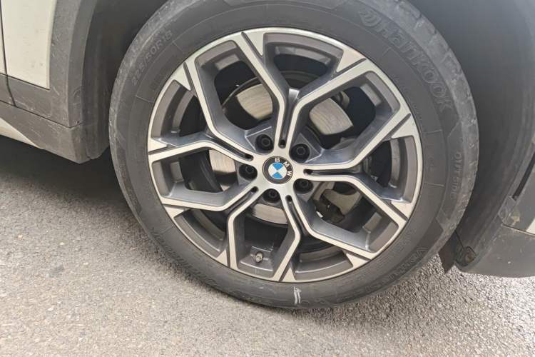 Used BMW X1 2021 Restyled sDrive20Li Premium Edition Right Front Wheel Hub