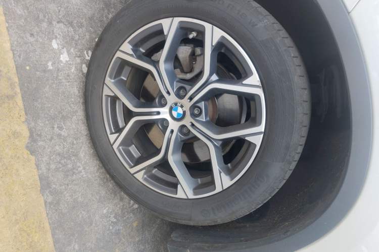 Used BMW X1 2021 Restyled sDrive25Li Leading Edition Right Front Wheel Hub