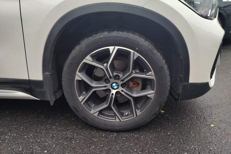 Used BMW X1 2021 Restyled sDrive20Li Premium Edition Right Front Wheel Hub