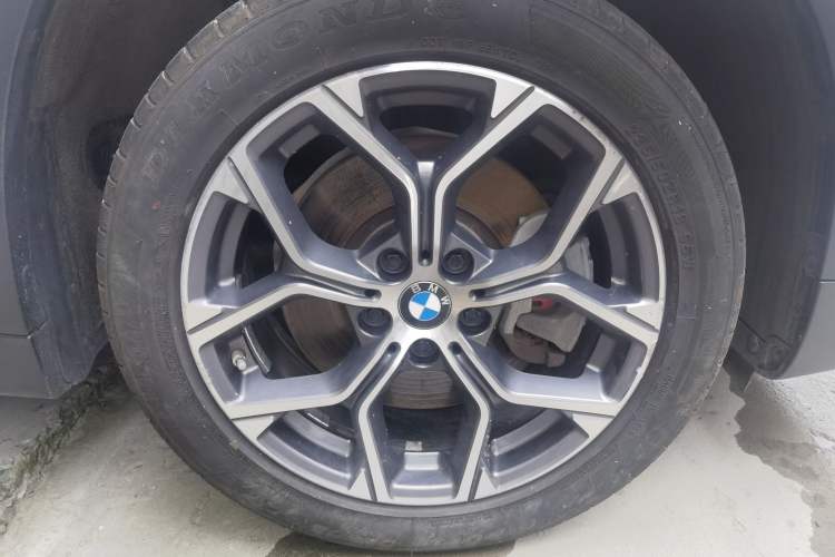 Used BMW X1 2021 Restyled sDrive25Li Leading Edition Right Front Wheel Hub