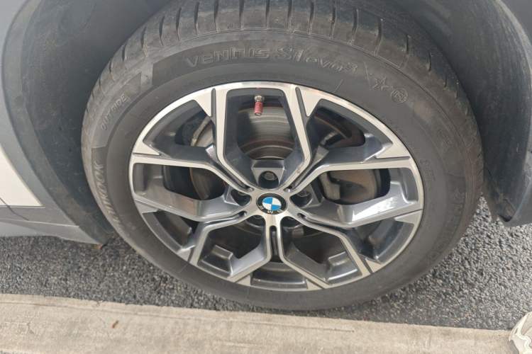Used BMW X1 2021 Restyled sDrive25Li Leading Edition Right Front Wheel Hub