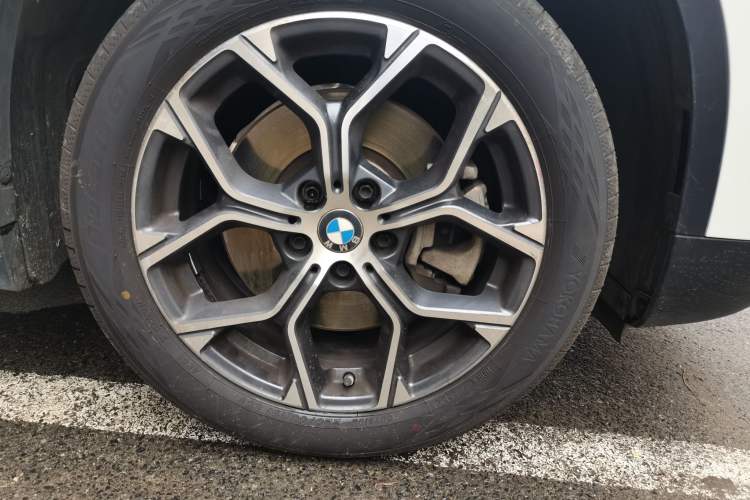 Used BMW X1 2021 Restyled sDrive25Li Leading Edition Right Front Wheel Hub