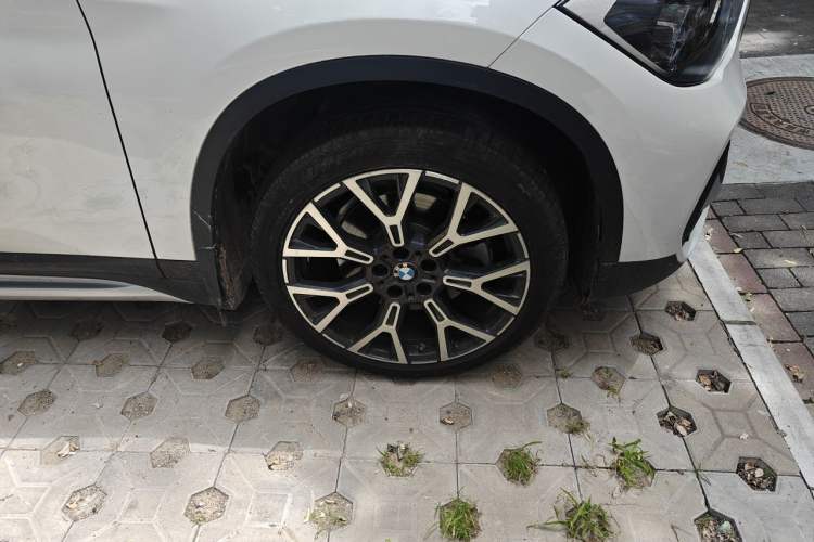 Used BMW X1 2021 xDrive25Li Luxury Model Right Front Wheel Hub