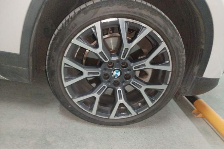 Used BMW X1 2021 xDrive25Li Luxury Model Right Front Wheel Hub