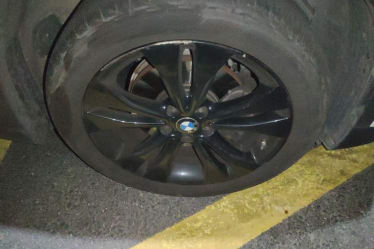 Used BMW X1 2021 Restyled sDrive20Li Fashion Version Right Front Wheel Hub